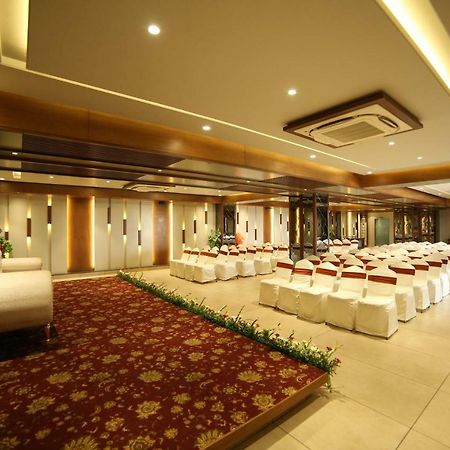 Hotel Avaante Ahmedabad Formerly Known As The Orchid Hotel Buitenkant foto
