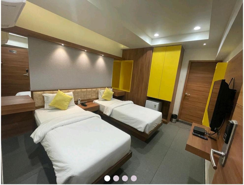 Hotel Avaante Ahmedabad Formerly Known As The Orchid Hotel Buitenkant foto