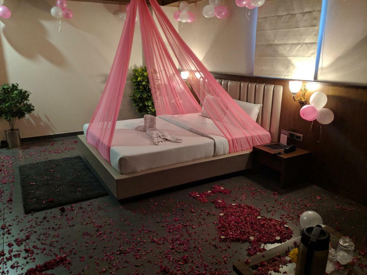 Hotel Avaante Ahmedabad Formerly Known As The Orchid Hotel Buitenkant foto