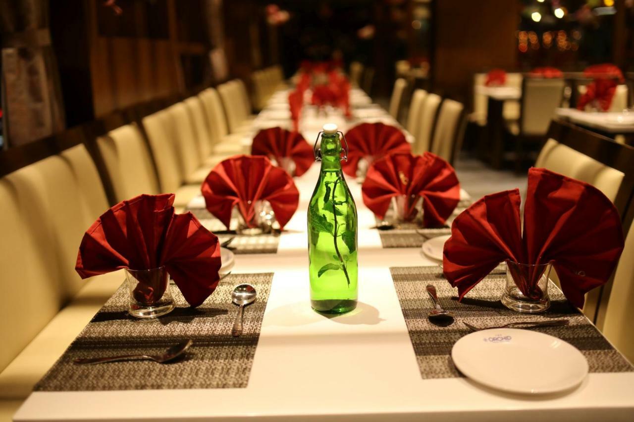 Hotel Avaante Ahmedabad Formerly Known As The Orchid Hotel Buitenkant foto