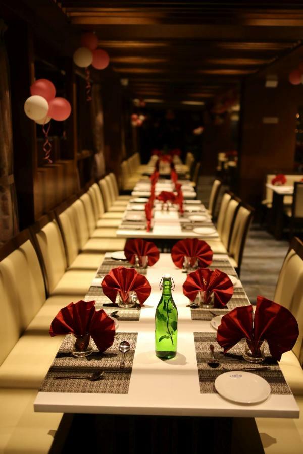 Hotel Avaante Ahmedabad Formerly Known As The Orchid Hotel Buitenkant foto