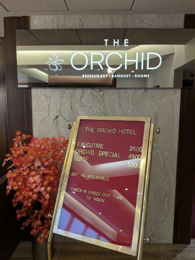 Hotel Avaante Ahmedabad Formerly Known As The Orchid Hotel Buitenkant foto