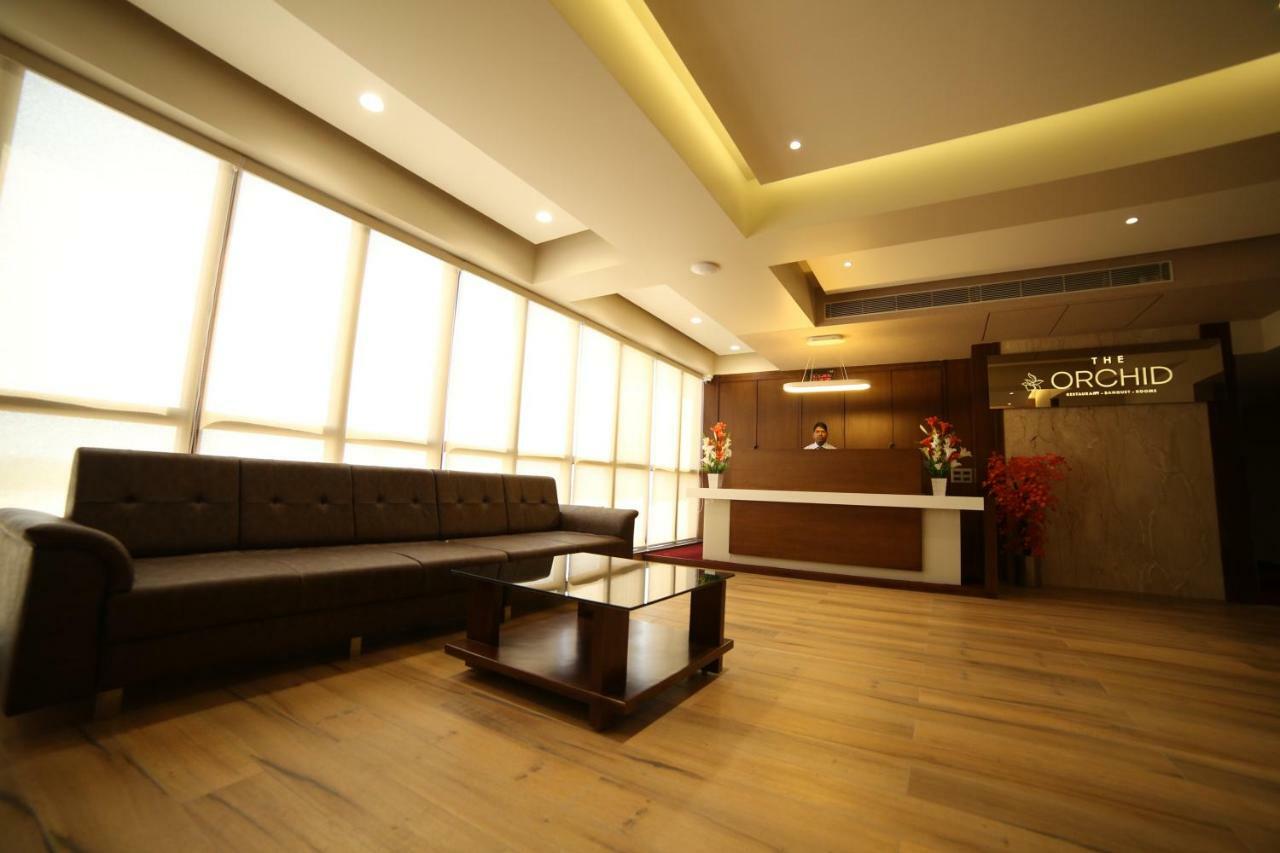 Hotel Avaante Ahmedabad Formerly Known As The Orchid Hotel Buitenkant foto