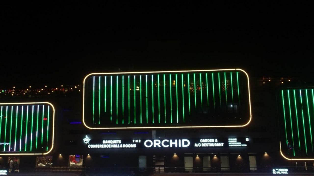 Hotel Avaante Ahmedabad Formerly Known As The Orchid Hotel Buitenkant foto