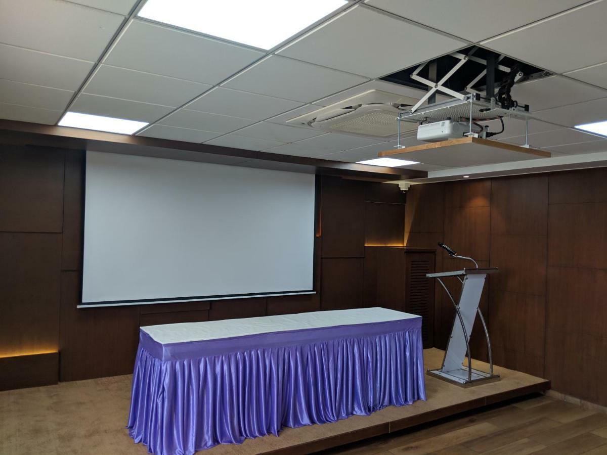 Hotel Avaante Ahmedabad Formerly Known As The Orchid Hotel Buitenkant foto