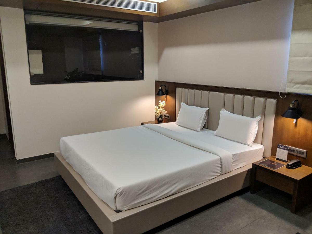 Hotel Avaante Ahmedabad Formerly Known As The Orchid Hotel Buitenkant foto