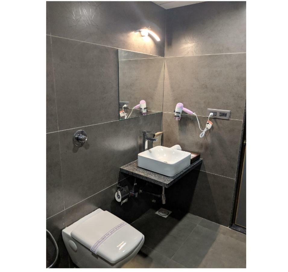 Hotel Avaante Ahmedabad Formerly Known As The Orchid Hotel Buitenkant foto